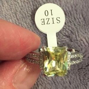 Fragrant Jewels ring size 10 Yellow gemstone NEW!